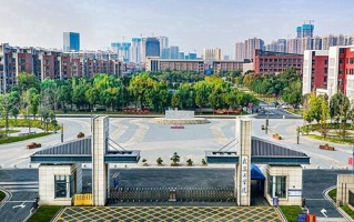 武昌工学院学费多少钱一年：12000-26300元/年（2025填报参考）