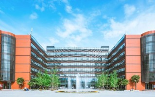 西安翻译学院学费多少钱一年：15000-28600元/年（2025填报参考）